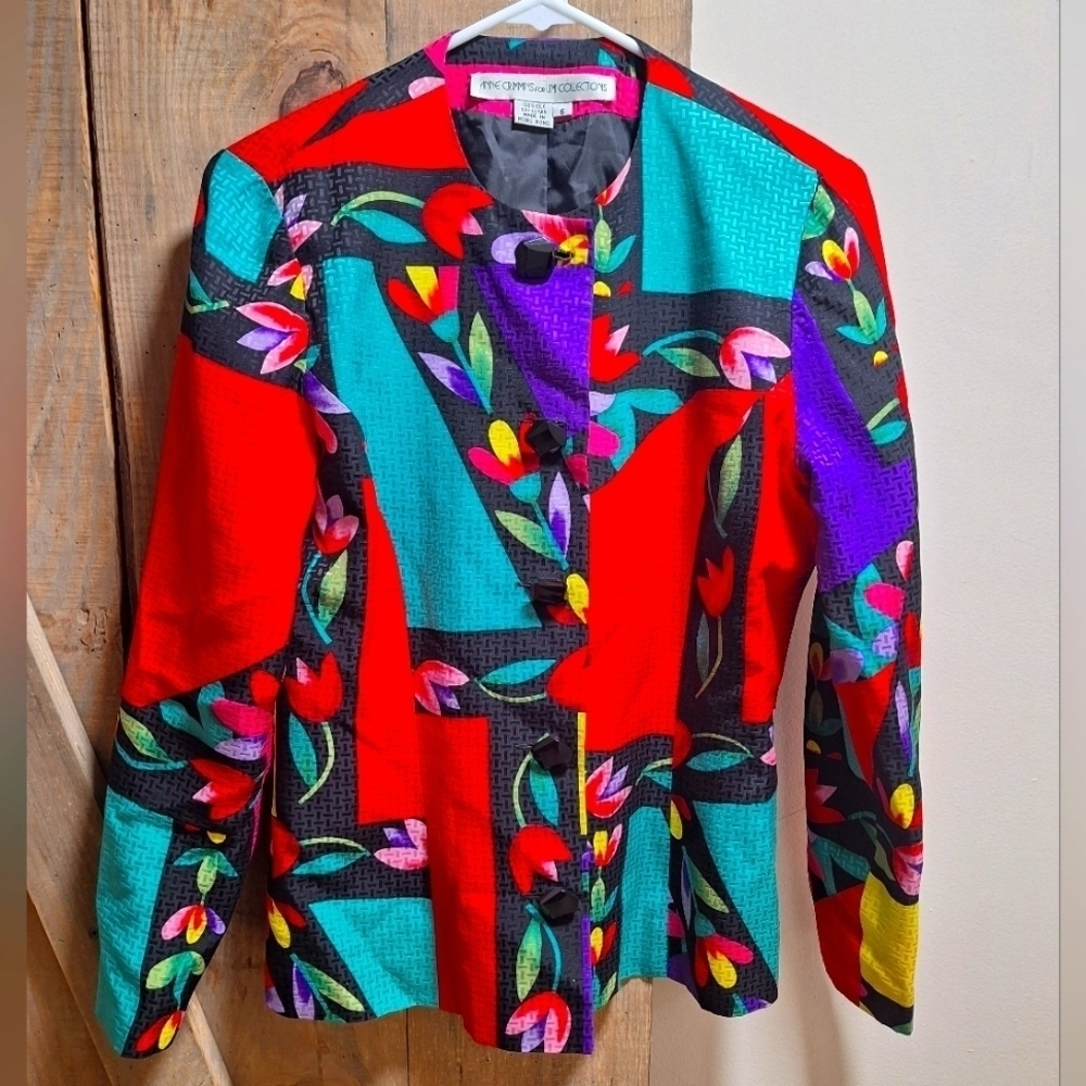An Anne Crimmins for UMI collection 100 silk blazer in a ladie's size small. EUC